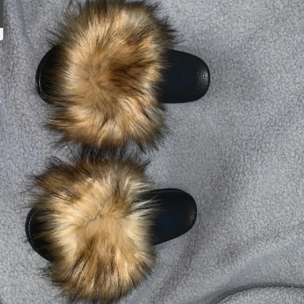 Furry brown slide in size 7.5.